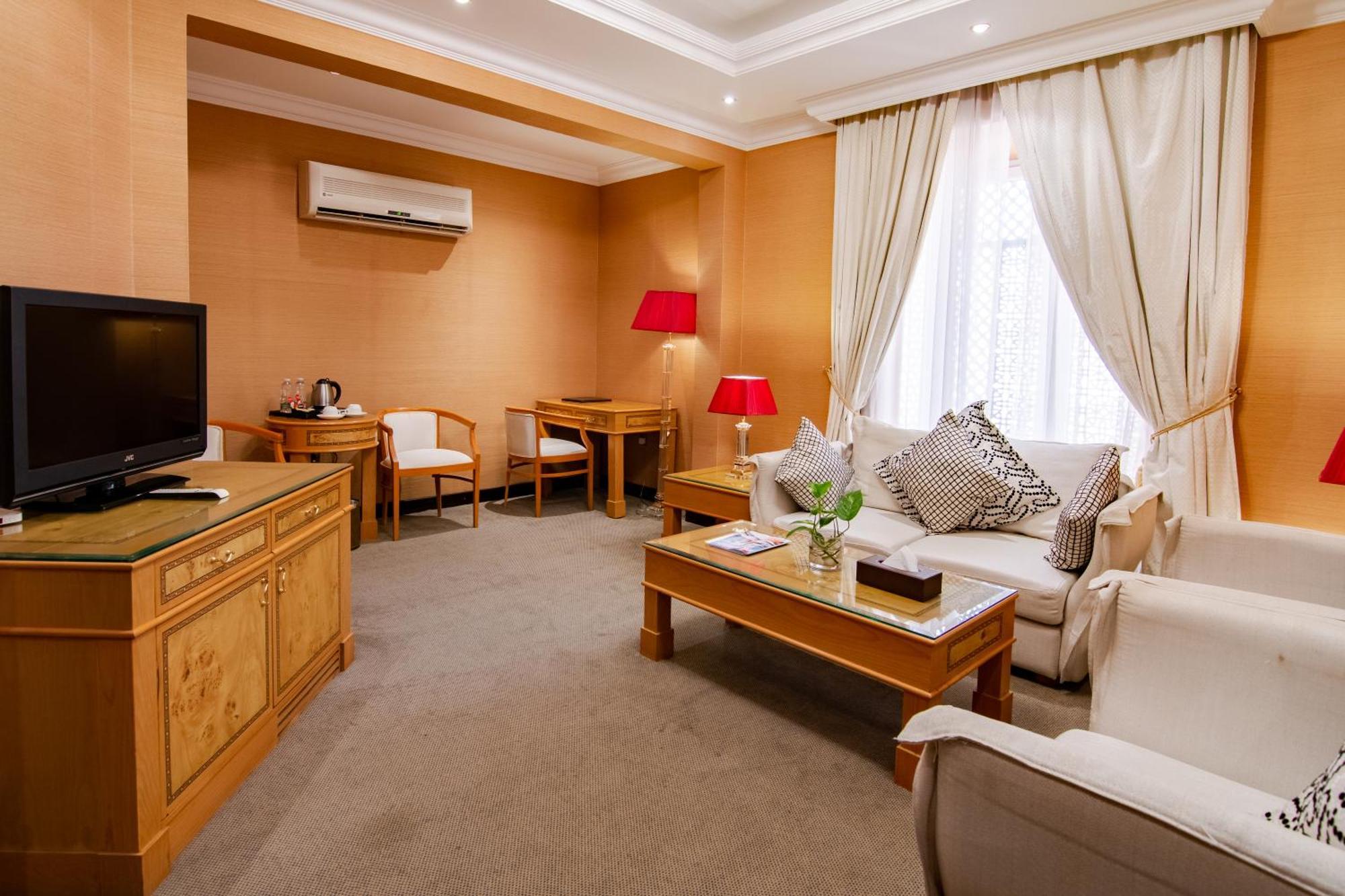 Garden Hotel Muscat By Royal Titan Group Bagian luar foto