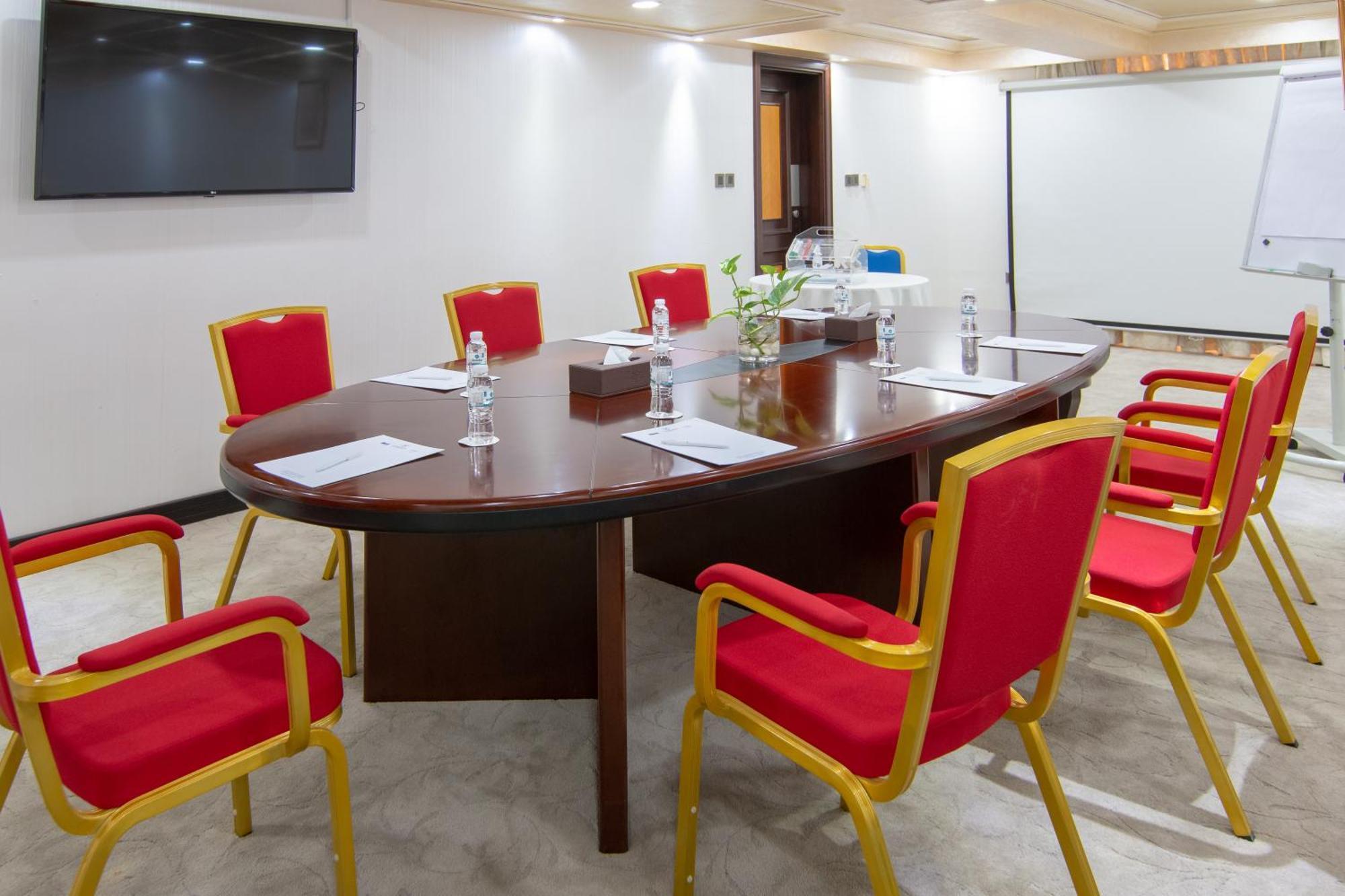 Garden Hotel Muscat By Royal Titan Group Bagian luar foto
